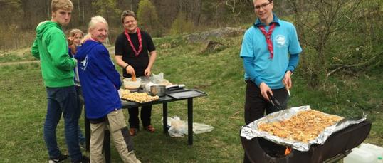 Japansk-mat-til-middag-svin-rulla-i-brød-på-grill_-e1433796742881-620x264